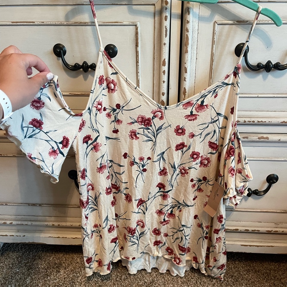 American eagle off the shoulder flowy top